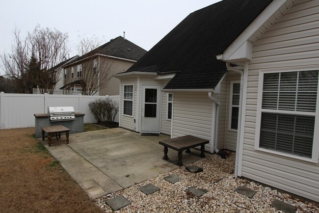 Building Photo - 663 Winding Branch Rd