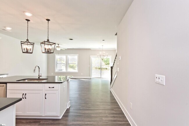 Building Photo - 100 Evergrace Wy