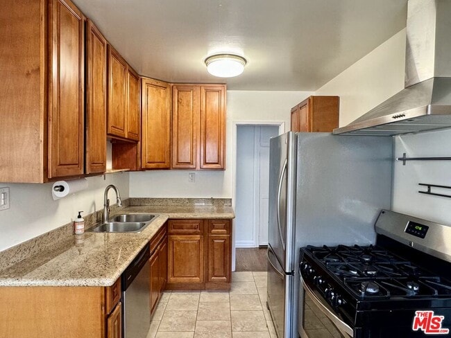 Building Photo - 3564 Dover St