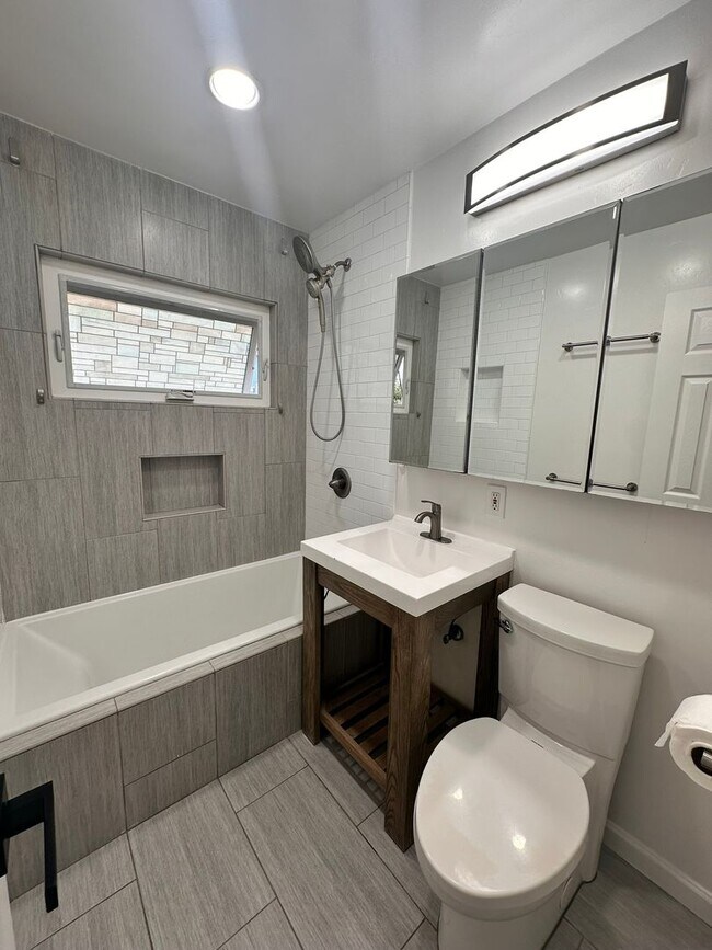 Building Photo - Don't miss out - Single family home close to the beach - LARGE yard, 2 bed 1 bath with bonus studio