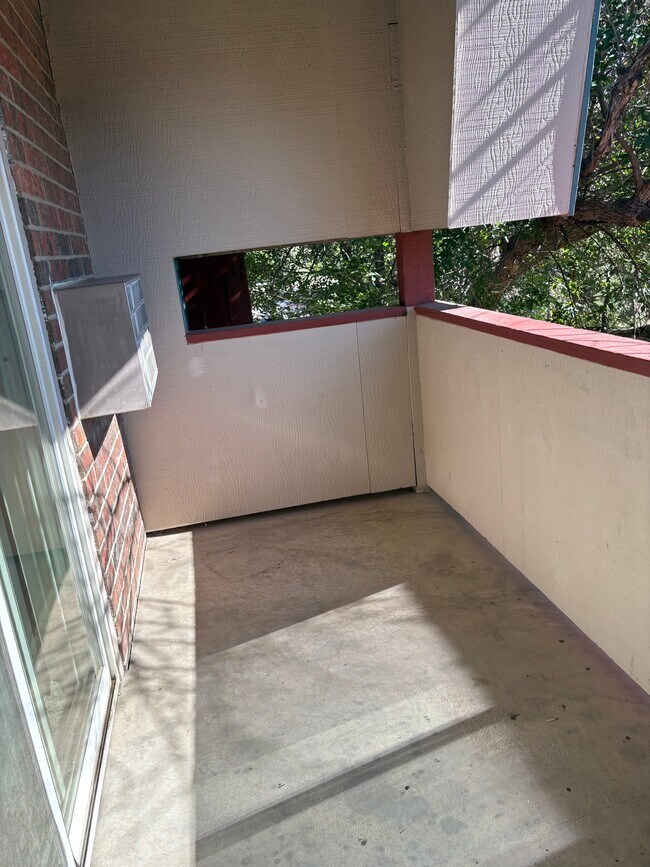Building Photo - 60 Douglas Ln