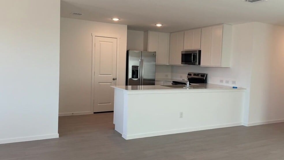 Building Photo - 240 Pacific Waters