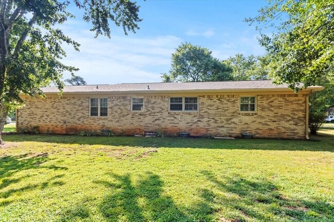 Building Photo - 507 Clift Dr