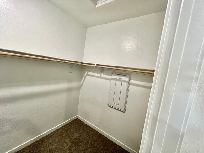 Building Photo - Charming 3-Bedroom Single Story Home for Rent