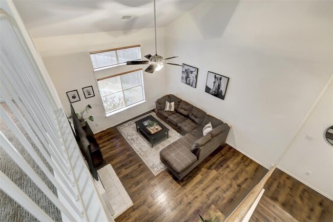 Building Photo - 15501 Sarah's Creek Dr