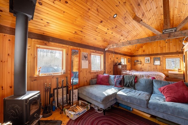 Building Photo - 398 Plains Rd