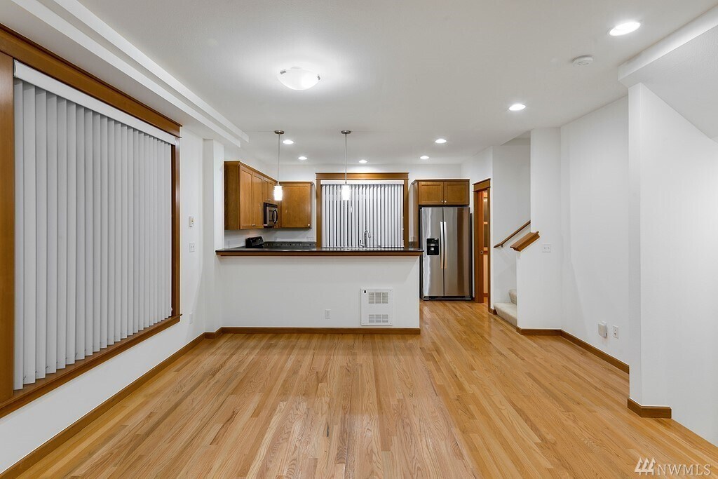 Building Photo - 4312 8th Ave NE