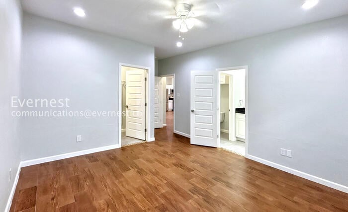 Building Photo - 6701 Paris St