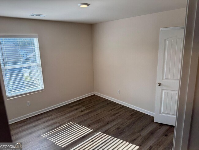 Building Photo - 97 Brode Ln