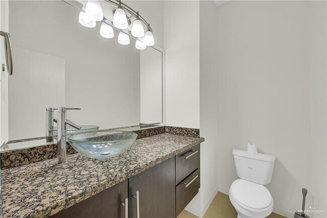 Building Photo - 28 Shalom Dr