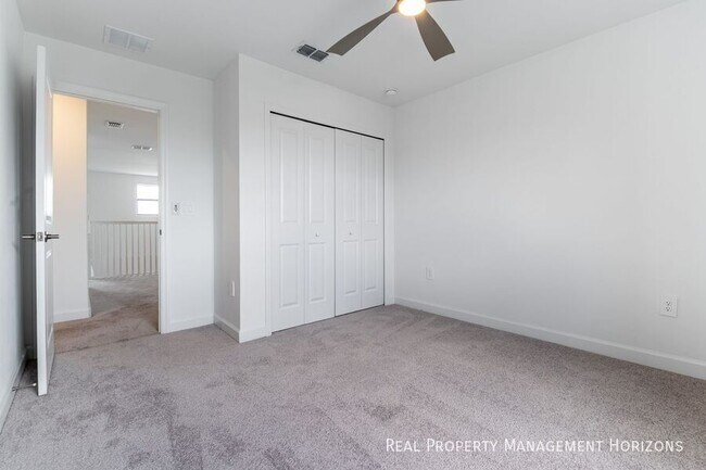 Building Photo - 15436 White Linen Dr