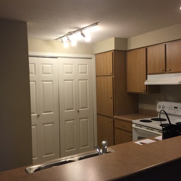 Building Photo - 1700 W Sunn Fjord Ln