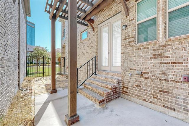 Building Photo - 2459 Cathedral Dr