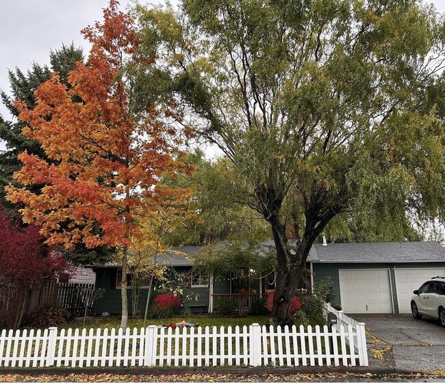 Building Photo - 2020 SW 196th Ave