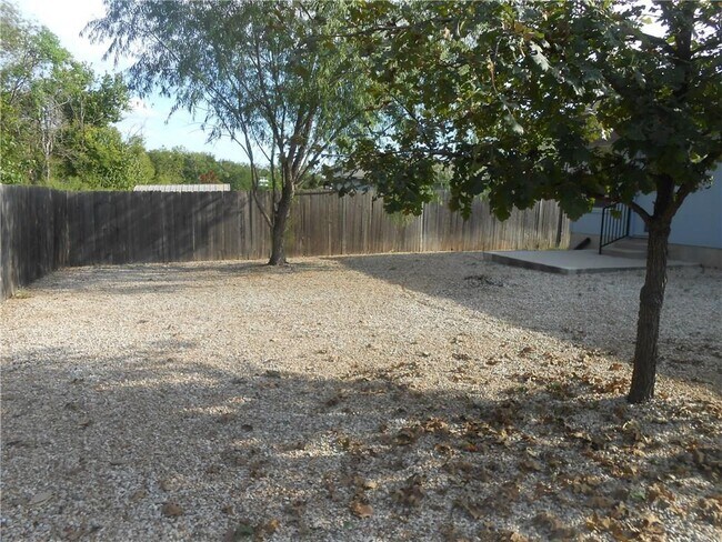 Building Photo - 2721 Breezy Point Cove