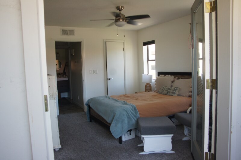 Building Photo - 1820 E Morten Ave