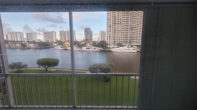 Building Photo - 3030 Marcos Dr