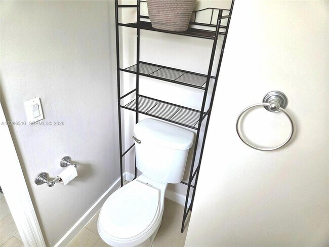 Building Photo - 1700 NE 191st St