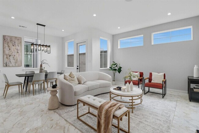 Building Photo - 2909 El Fenice Ln