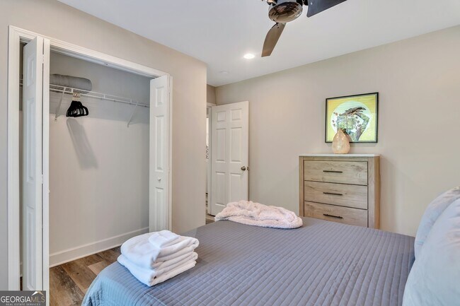 Building Photo - 2145 Lindley Ln