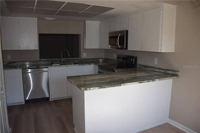 Building Photo - 4428 S Lake Orlando Pkwy