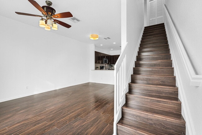 Building Photo - 1427 NW 34th Way