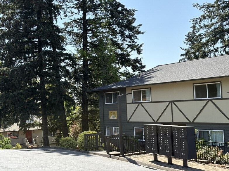 Building Photo - 17400 Webster Rd