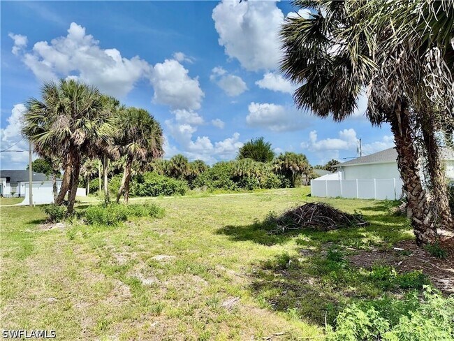 Building Photo - 6016 Lindbrook Ave