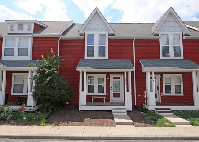 Primary Photo - 1241 Frost Pl