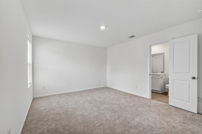 Building Photo - 18510 Autumn Hts Ln