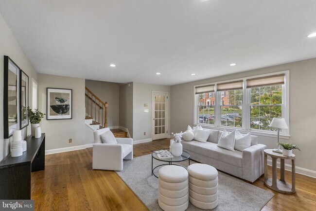 Building Photo - 1541 Doxbury Rd