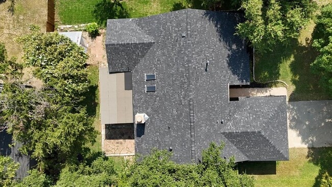 Building Photo - 1400 Lance Way