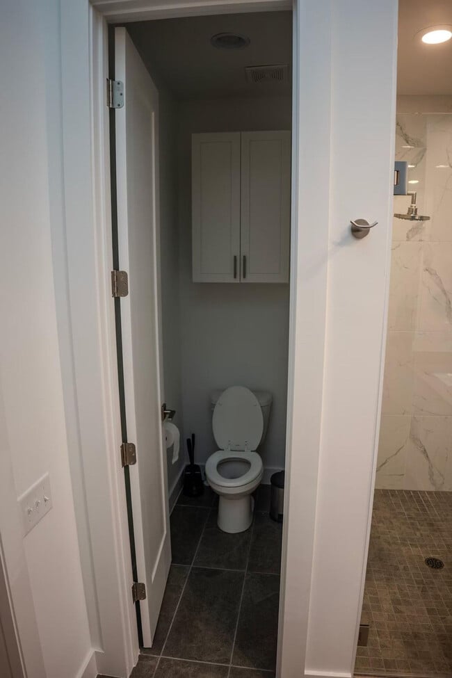 Building Photo - 1680 Memorial Dr SE