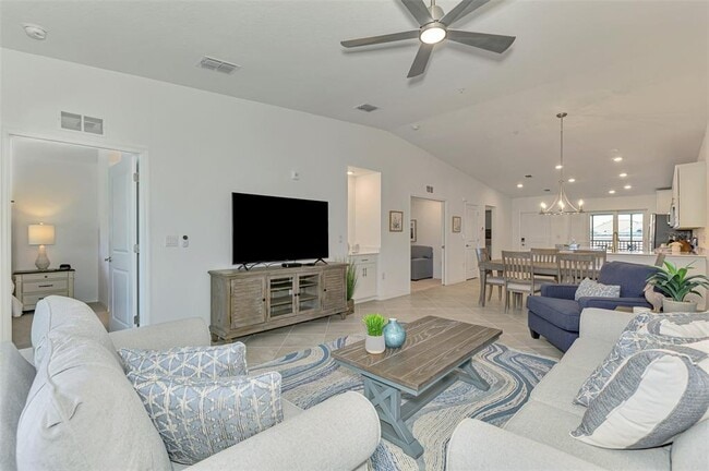 Building Photo - 12470 Wellen Golf St