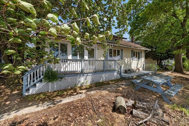 Building Photo - 309 S River Walk