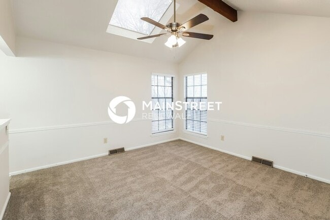 Building Photo - 4 Bedroom Pet-Friendly Home in LEES SUMMIT...