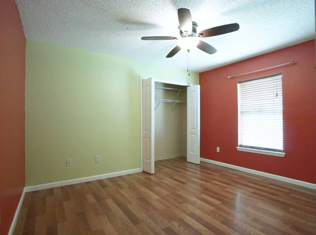 Building Photo - 8452 Stelling Dr S