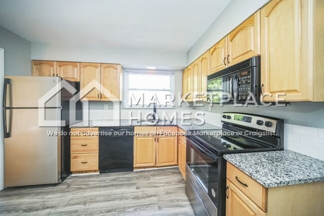 Building Photo - 1608 Tonopah Dr