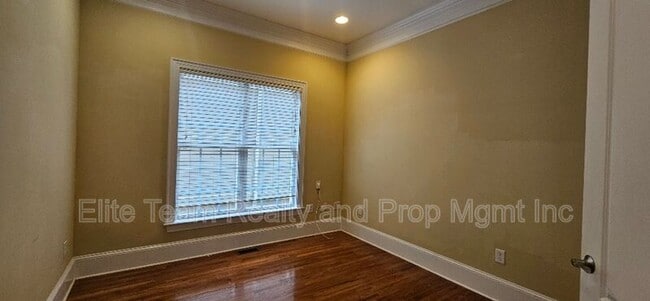 Building Photo - 6926 Linkside Ct
