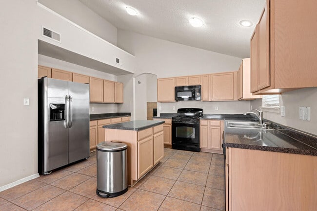 Building Photo - 5432 Santiago Roque Dr