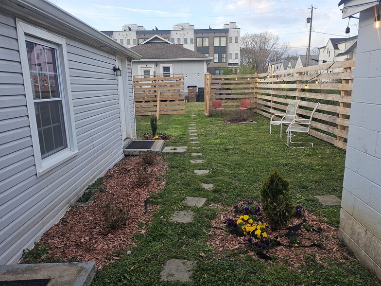 Building Photo - 114 Lucile St