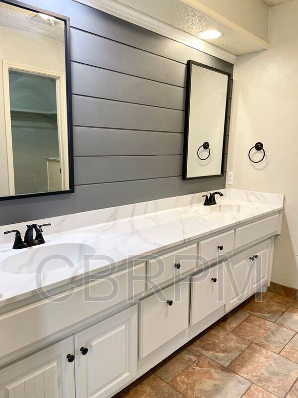 Building Photo - 1428 5th St