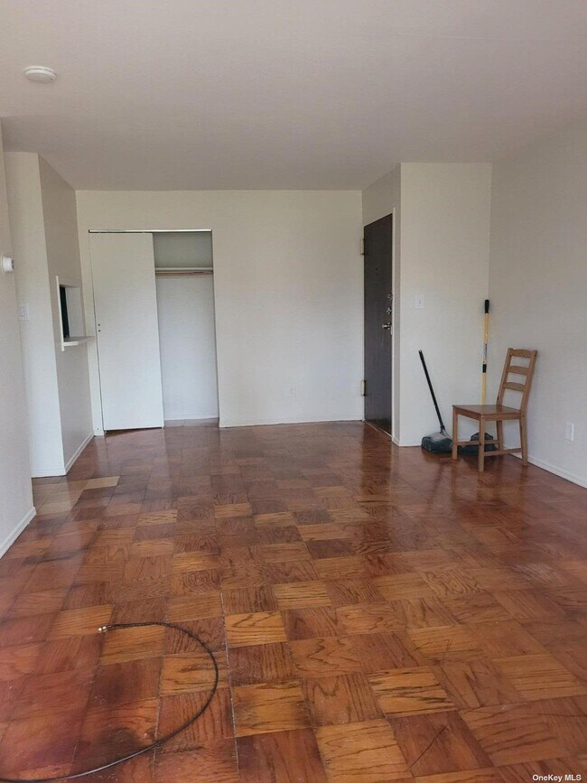 9 D Hemlock Dr 9 D Hemlock Dr North Bay Shore NY 11706 Apartment Finder