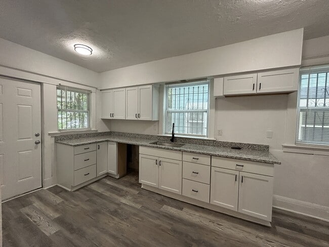 Building Photo - 4010 Bellefontaine Ave