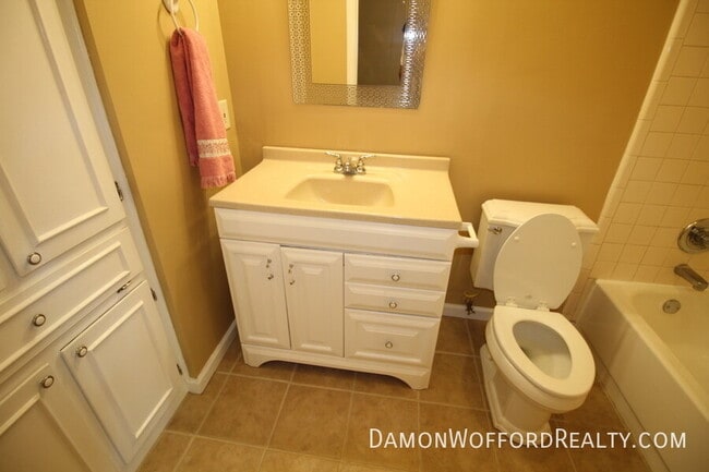 Building Photo - 308 Longmeadow Ct N