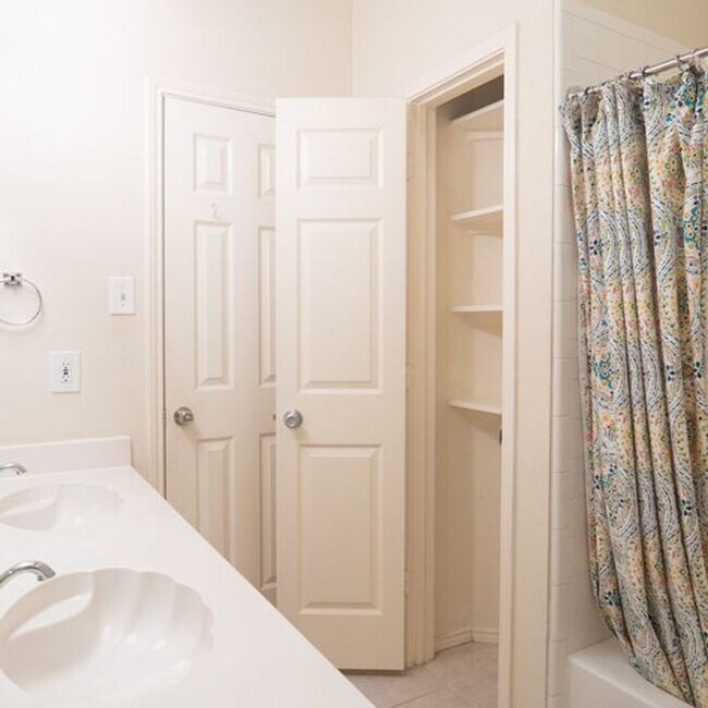 Building Photo - 11449 Pagewynn Dr