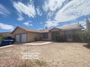 Building Photo - Great 3/2 SFH in Desert Hills School District