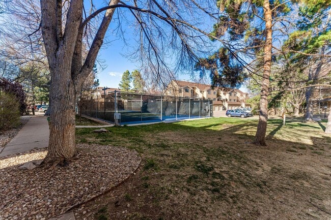 Building Photo - Updated 1 BDR with loft in Gunbarrel