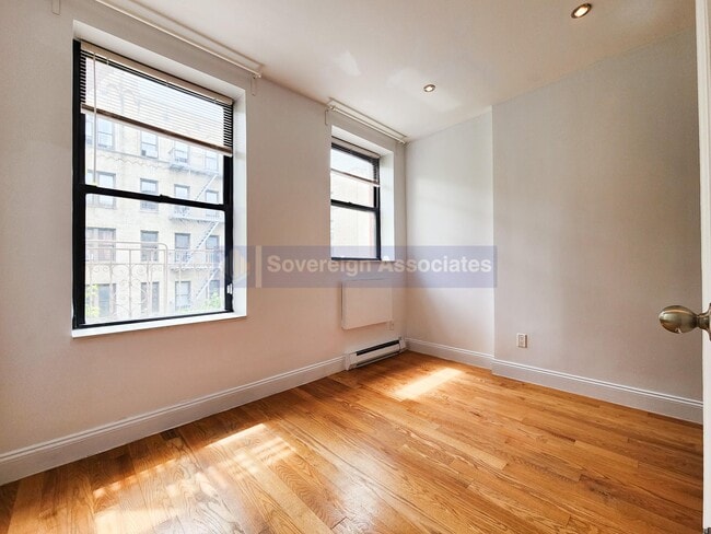 Building Photo - 109 W 105th St