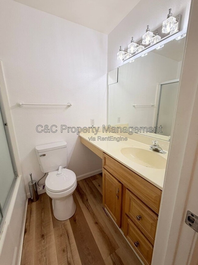 Building Photo - 230 Diamond Way